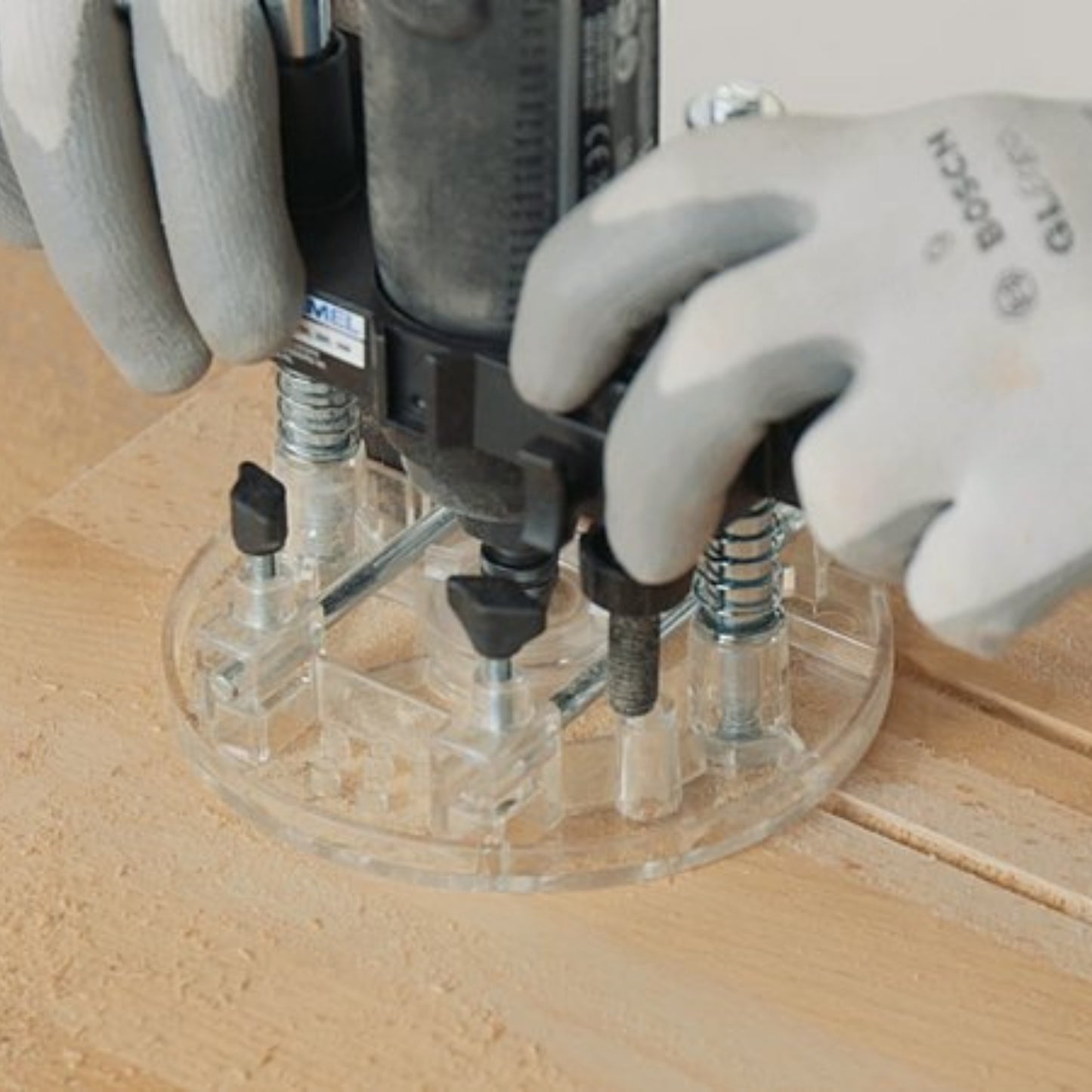Dremel 335-01 Plunge Router Attachment